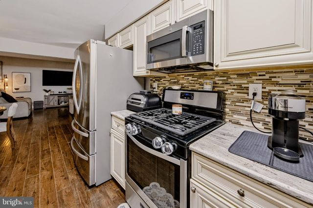 21 HUNTINGDON WAY, Sewell, NJ 08080