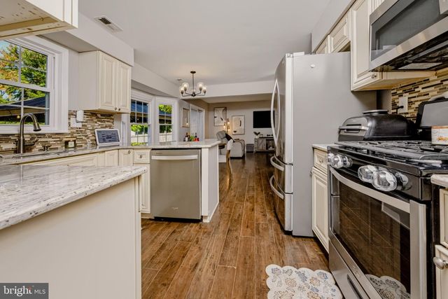 21 HUNTINGDON WAY, Sewell, NJ 08080