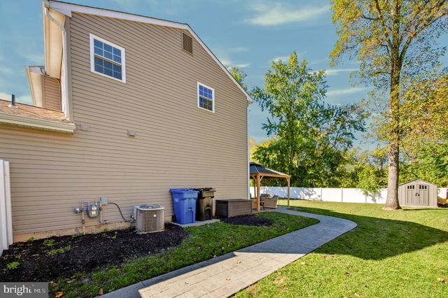 21 HUNTINGDON WAY, Sewell, NJ 08080