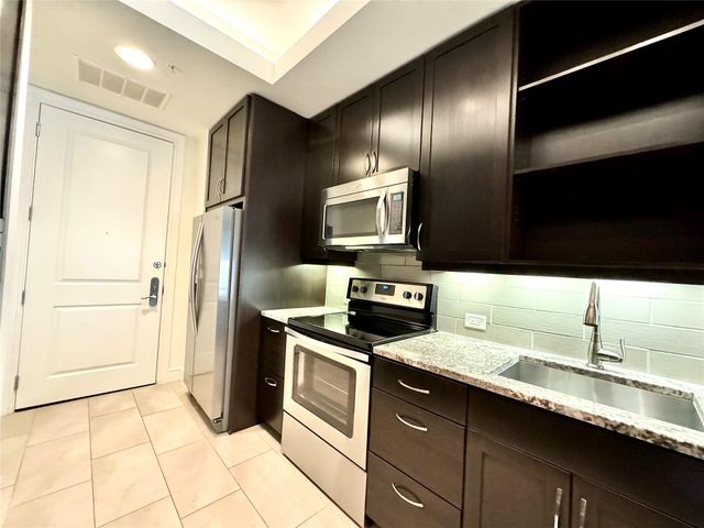 2303 Mid Lane 835, Houston, TX 77027