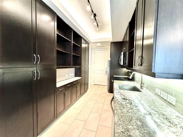 2303 Mid Lane 835, Houston, TX 77027