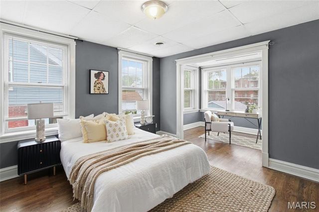 4947 Murdoch Avenue, St Louis, MO 63109