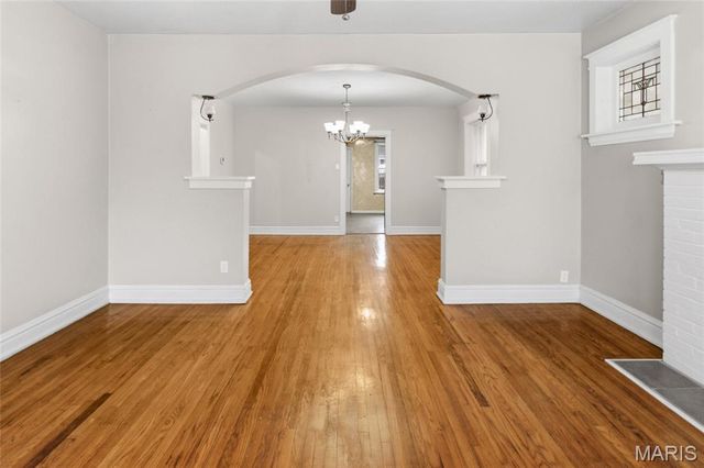 4947 Murdoch Avenue, St Louis, MO 63109