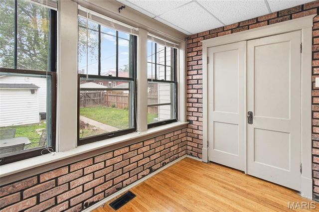 4947 Murdoch Avenue, St Louis, MO 63109