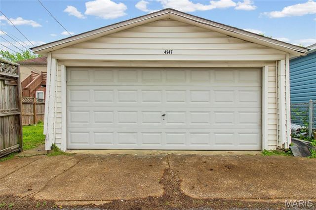 4947 Murdoch Avenue, St Louis, MO 63109