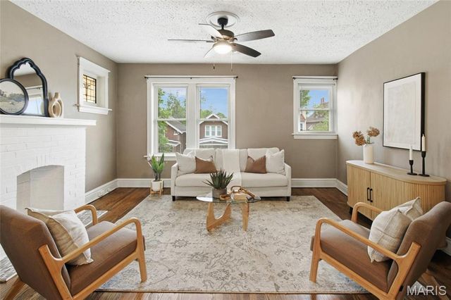 4947 Murdoch Avenue, St Louis, MO 63109