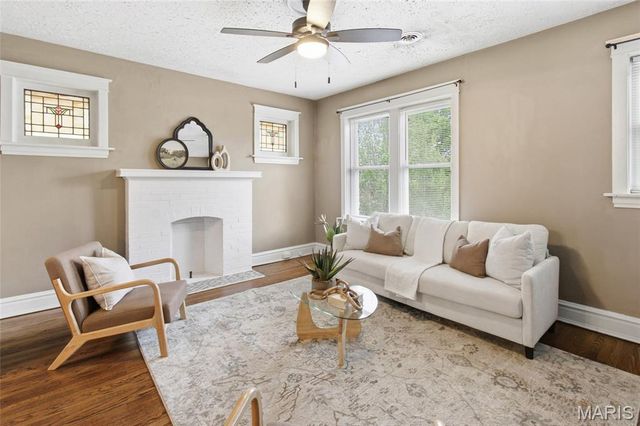 4947 Murdoch Avenue, St Louis, MO 63109