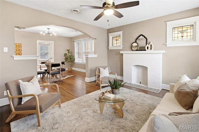 4947 Murdoch Avenue, St Louis, MO 63109