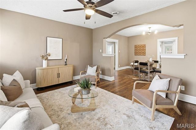 4947 Murdoch Avenue, St Louis, MO 63109