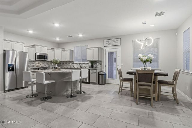 1800 RITZY LOU Place, El Paso, TX 79928