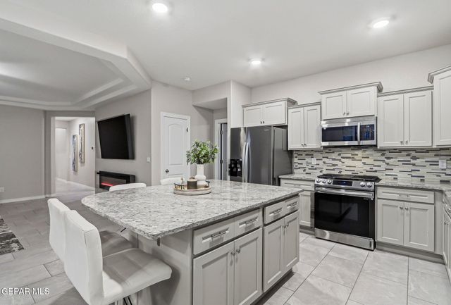 1800 RITZY LOU Place, El Paso, TX 79928