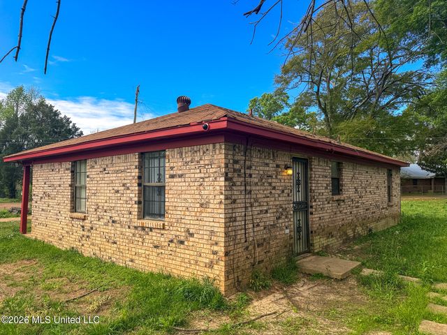 2438 Kingston Avenue, Jackson, MS 39213