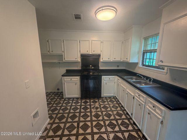 2438 Kingston Avenue, Jackson, MS 39213