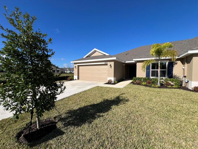 8638 Giovanni Avenue, Fort Pierce, FL 34951