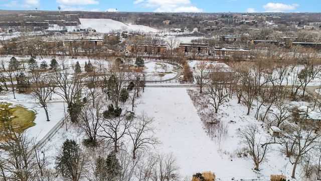 5609 River Road, Lisle, IL 60532