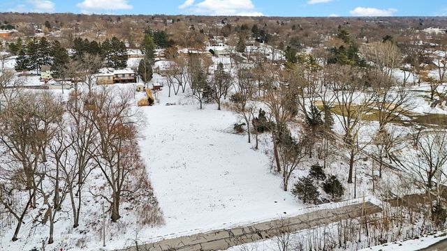 5609 River Road, Lisle, IL 60532