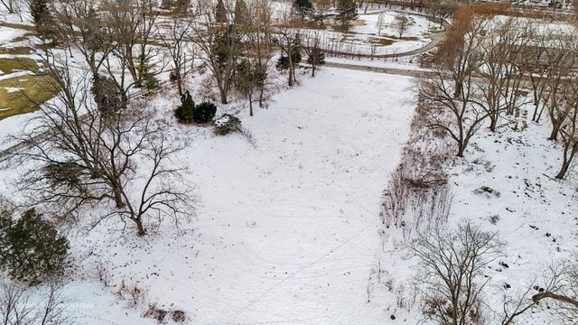 5609 River Road, Lisle, IL 60532