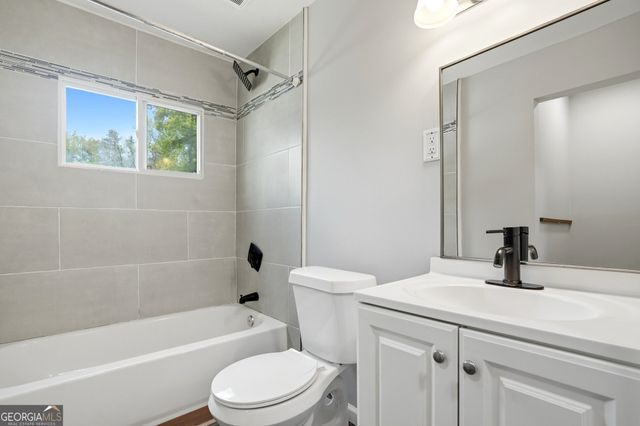 707 Francis Place NW, Atlanta, GA 30318