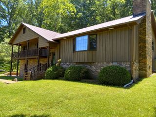 8039 Campbellsville Rd, Pulaski, TN 38478