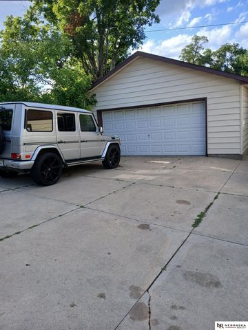 4136 S 39 Avenue, Omaha, NE 68107