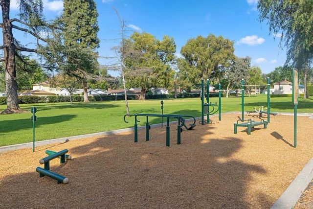 5913 Western Ave, Whittier, CA 90601