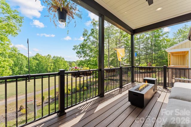 1116 Players Ridge Road, Hickory, NC 28601