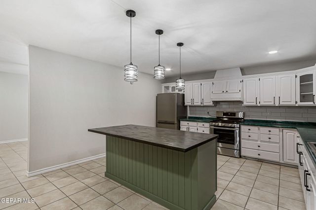 8921 GEMOTES Place, El Paso, TX 79907