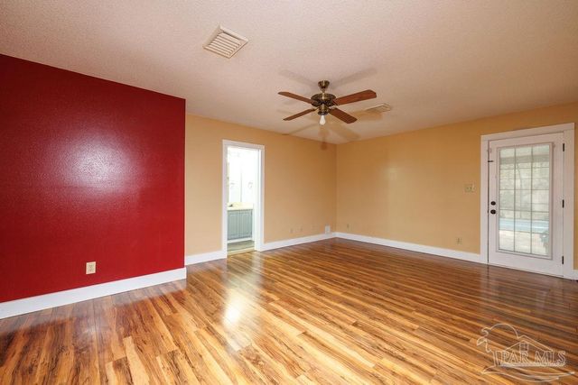 5425 Windham Rd, Milton, FL 32570