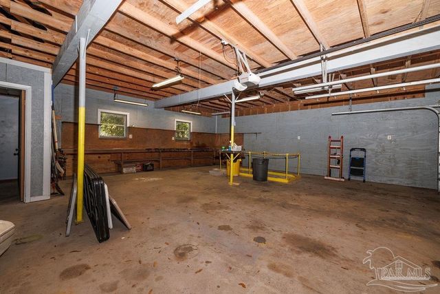 5425 Windham Rd, Milton, FL 32570