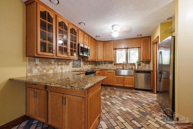 5425 Windham Rd, Milton, FL 32570