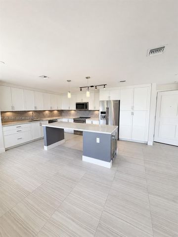 215 N New River Drive E 310, Fort Lauderdale, FL 33301