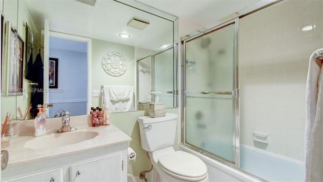 2311 S Cypress Bend Dr 419A, Pompano Beach, FL 33069