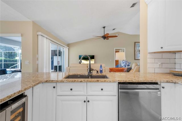 612 E Hartford Street, Hernando, FL 34442