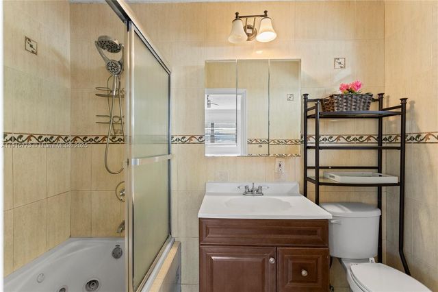 19631 NW 6th Ct, Miami Gardens, FL 33169