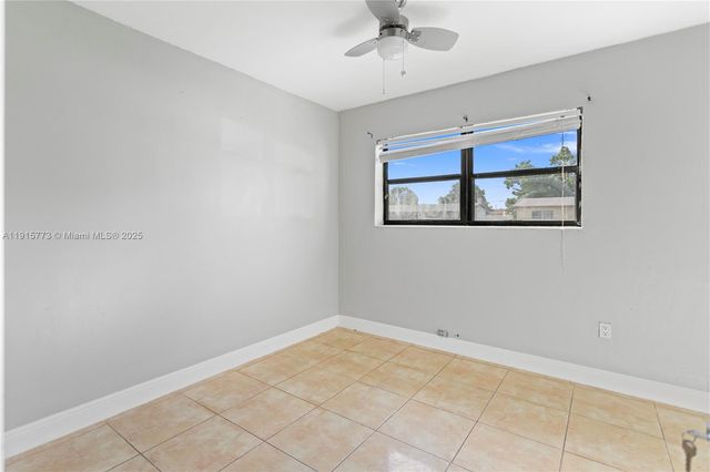 19631 NW 6th Ct, Miami Gardens, FL 33169