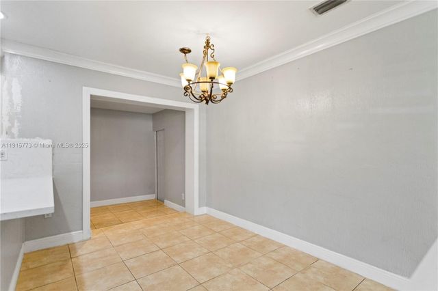 19631 NW 6th Ct, Miami Gardens, FL 33169