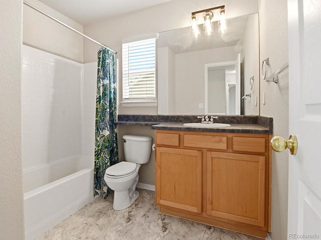 3261 E 102nd Ct, Thornton, CO 80229