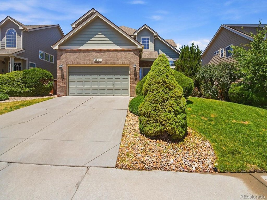 3261 E 102nd Ct, Thornton, CO 80229