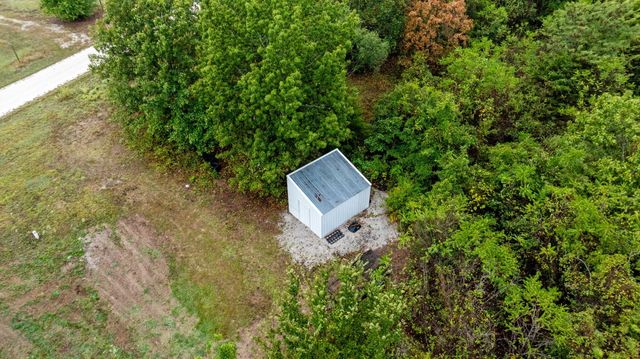 921 E 477th Road, Bolivar, MO 65613