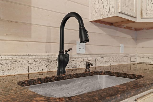 921 E 477th Road, Bolivar, MO 65613