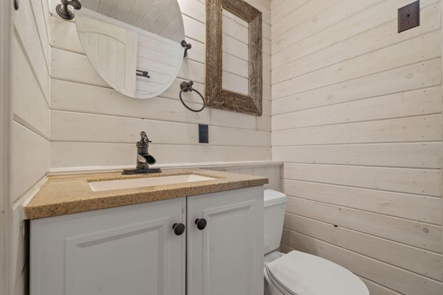 921 E 477th Road, Bolivar, MO 65613