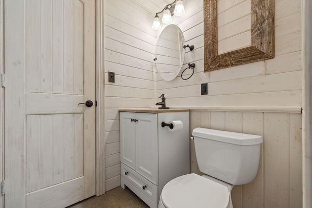 921 E 477th Road, Bolivar, MO 65613