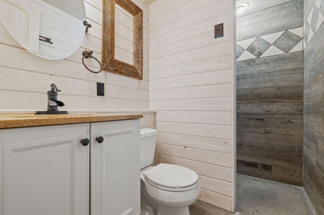 921 E 477th Road, Bolivar, MO 65613