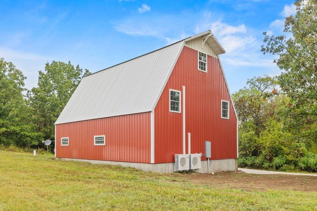 921 E 477th Road, Bolivar, MO 65613