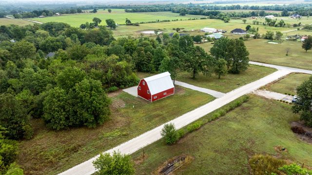 921 E 477th Road, Bolivar, MO 65613