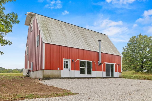 921 E 477th Road, Bolivar, MO 65613