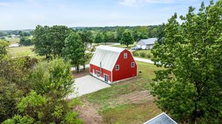 921 E 477th Road, Bolivar, MO 65613