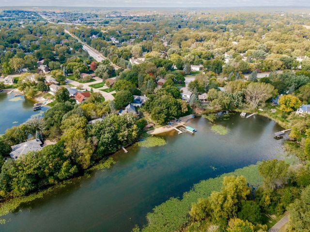 12050 48th Avenue N, Plymouth, MN 55442