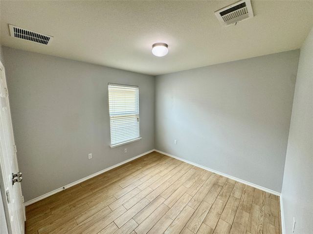5816 Knoll Pines Pass DR, Austin, TX 78724