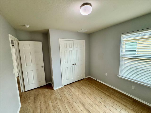 5816 Knoll Pines Pass DR, Austin, TX 78724